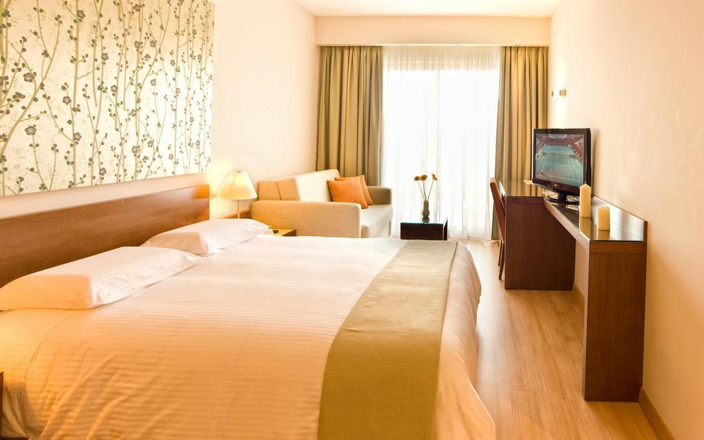 Pharae Palace Каламата Екстериор снимка